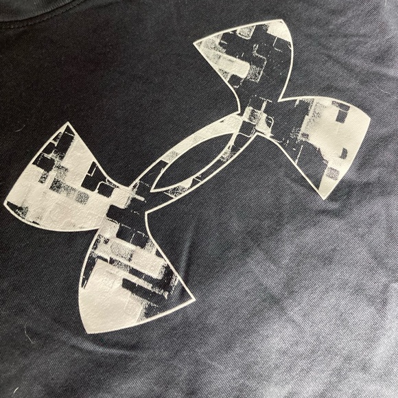 UnderArmour - Long Sleeve - Black Shirt New Condition - Picture 2 of 5